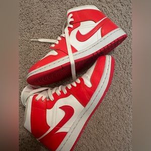Jordan’s red and white shoes size 6